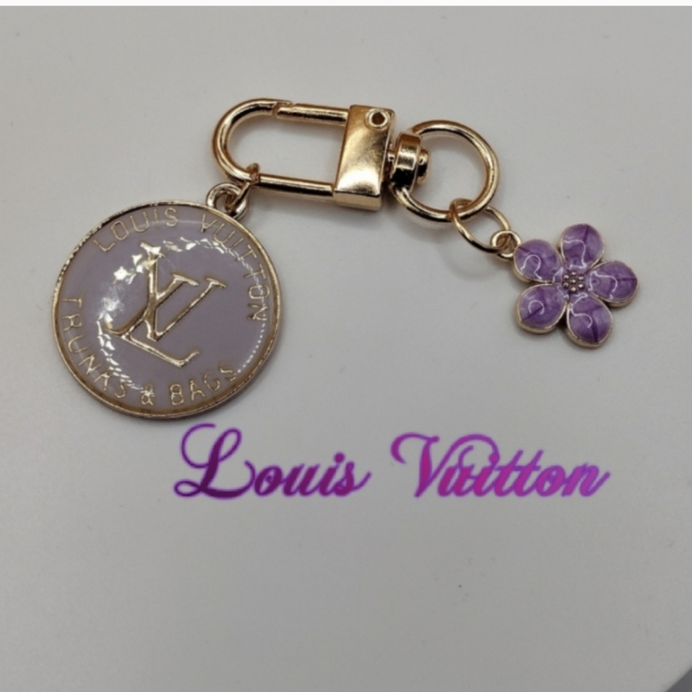 Louis Vuitton Trunks & Bags Charm 25mm Lilac - Picture 9 of 9